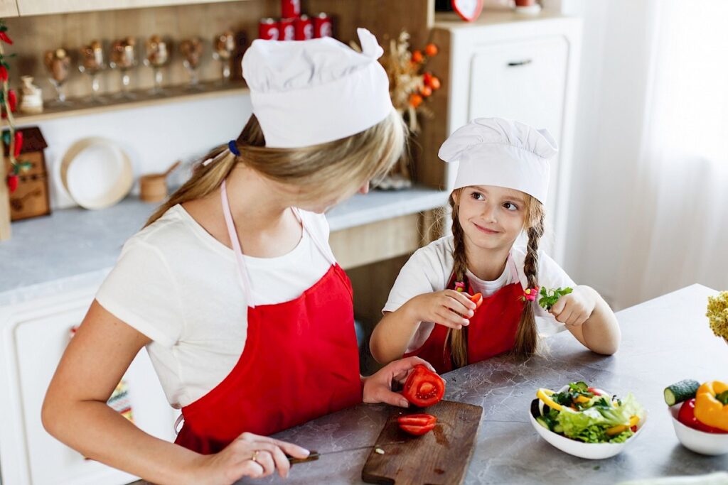 Kinder in der Küche